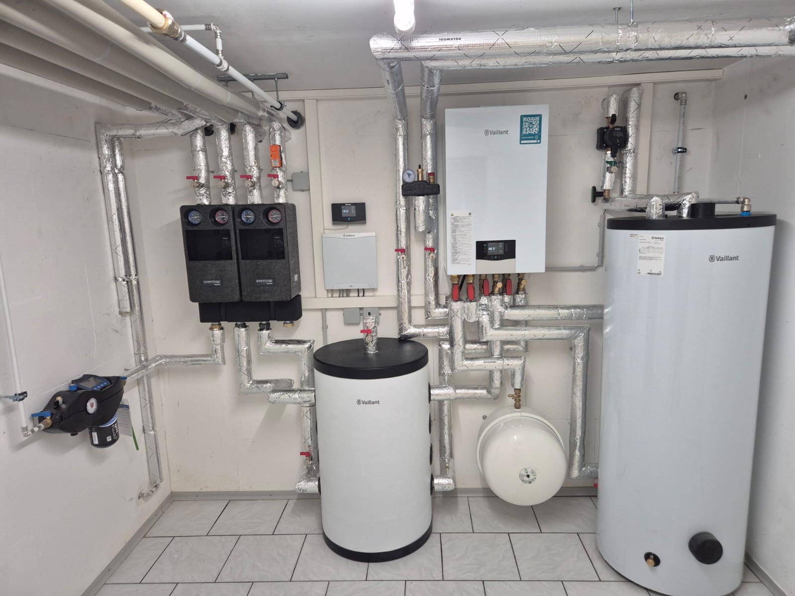 Technikraum Detailansicht Heizungsanlage